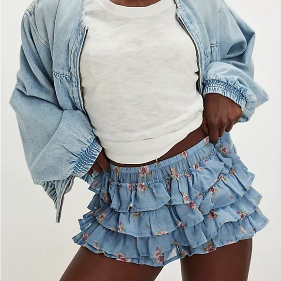 NWT Free People Ruffle Up Bloomer Tiered Vintage Floral Print Shorts - Picture 2 of 3